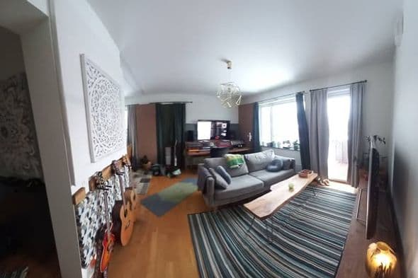 Möblerad 2:a med inglasad balkong